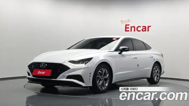 Hyundai Sonata 2021 — Фото 1/20