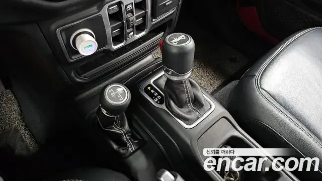 Jeep Wrangler 2018 — Фото 8/20