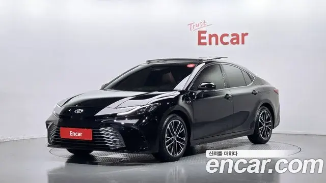 Toyota Camry 2025 — Şəkil 8/31