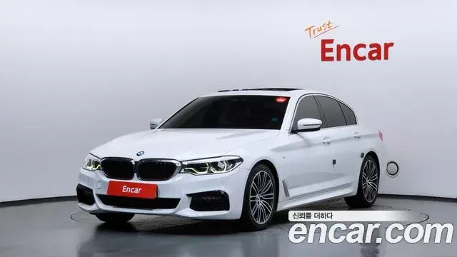 BMW 5 Series 2020 — Фото 1/20