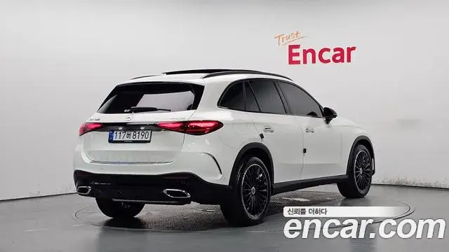 Mercedes-Benz GLC-Class 2026 — Photo 29/34