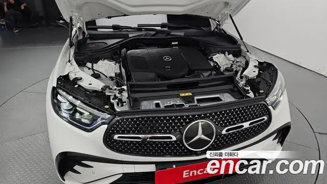 Mercedes-Benz GLC-Class 2026 — Photo 12/34