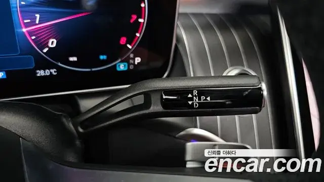 Mercedes-Benz GLC-Class 2026 — Photo 32/34
