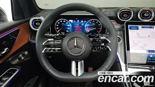 Mercedes-Benz GLC-Class 2026 — Photo 18/34
