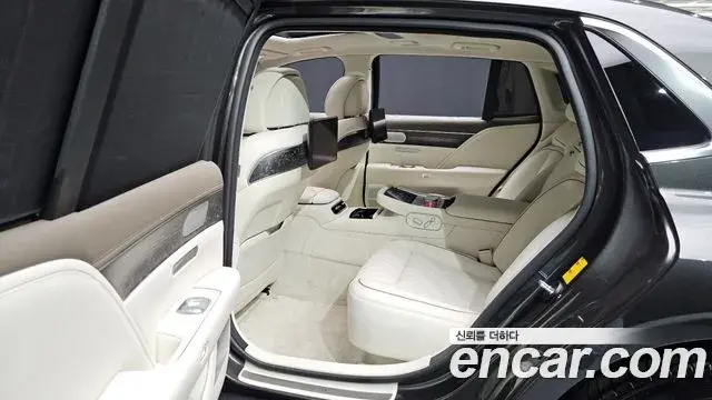 Genesis G90 2023 — Фото 19/20