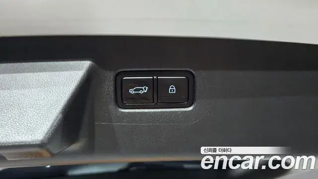 Hyundai Santa Fe 2024 — Фото 16/20