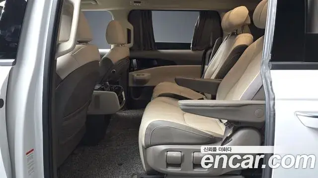 Kia Carnival 2024 — Фото 12/20