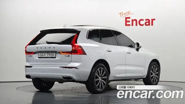 Volvo XC60 2019 — Photo 18/33