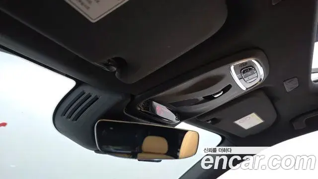 Volvo XC60 2019 — Photo 10/33