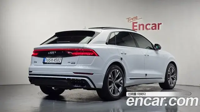 Audi Q7 2022 — Фото 2/20