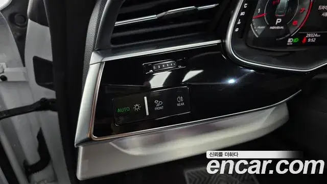 Audi Q7 2022 — Фото 19/20