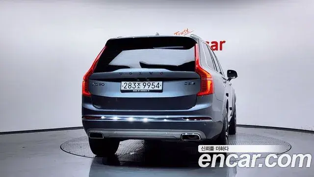 Volvo XC90 2019 — Фото 3/20
