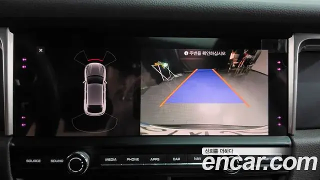 Porsche Macan 2021 — Фото 14/20
