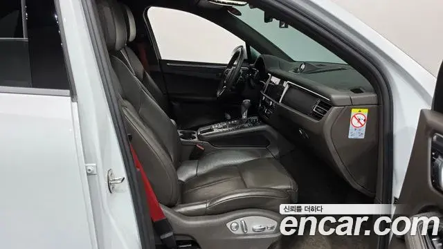 Porsche Macan 2021 — Şəkil 11/34
