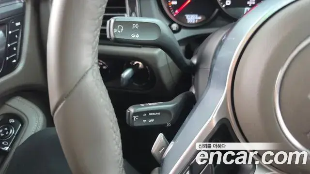 Porsche Macan 2021 — Şəkil 26/34