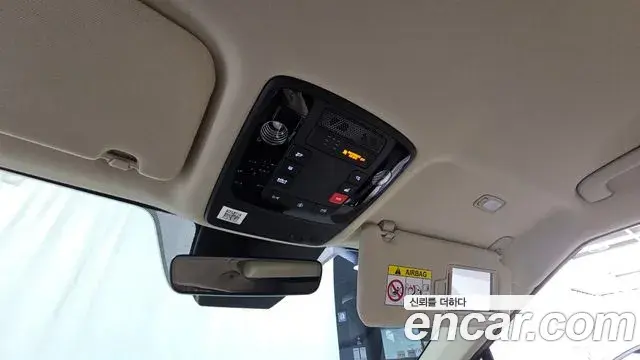 Kia Carnival 2023 — Фото 17/20