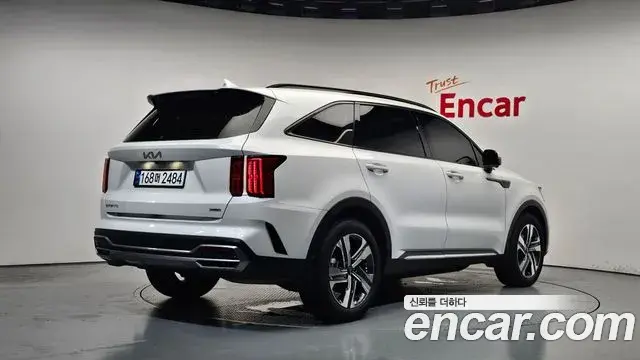 Kia Sorento 2023 — Фото 2/20