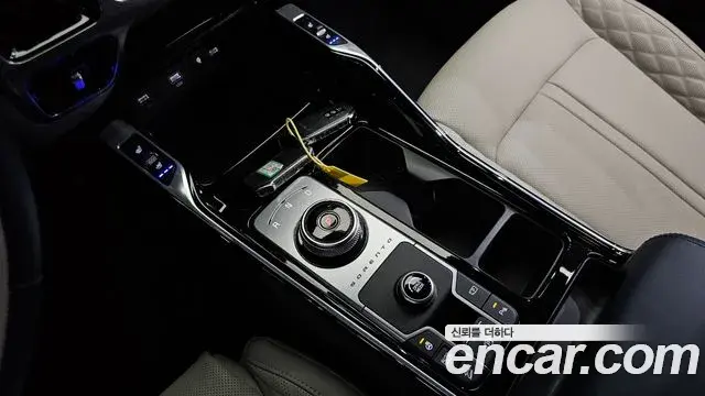Kia Sorento 2023 — Фото 9/20