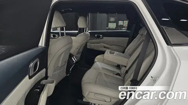 Kia Sorento 2023 — Фото 11/20