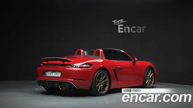 Porsche 718 Boxster 2021 — Фото 2/20