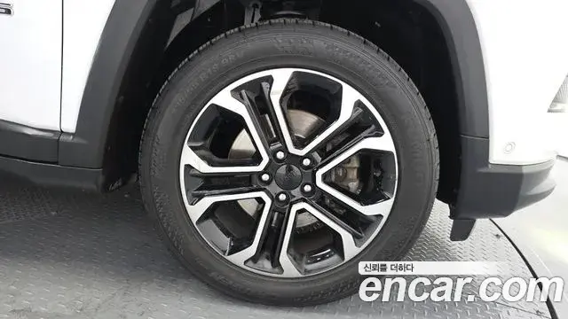 Jeep Compass 2022 — Фото 5/20