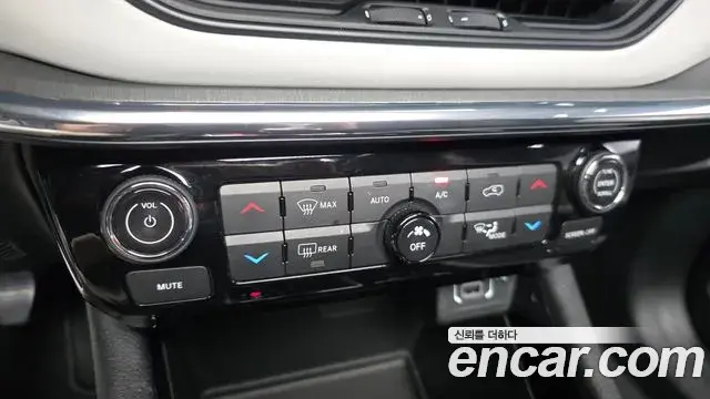 Jeep Compass 2022 — Фото 19/20