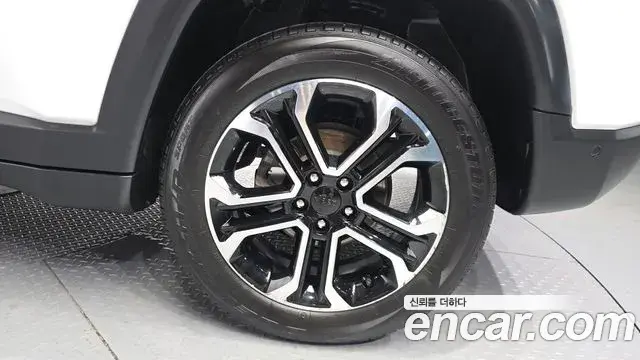 Jeep Compass 2022 — Photo 24/34