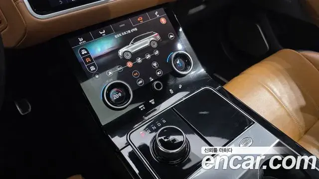 Land Rover Range Rover Velar 2018 — Photo 29/33