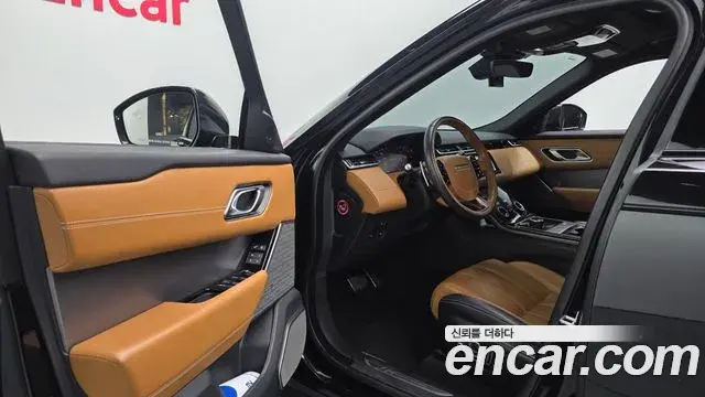 Land Rover Range Rover Velar 2018 — Photo 23/33
