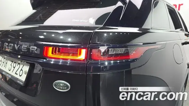 Land Rover Range Rover Velar 2018 — Photo 27/33