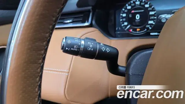 Land Rover Range Rover Velar 2018 — Photo 6/33