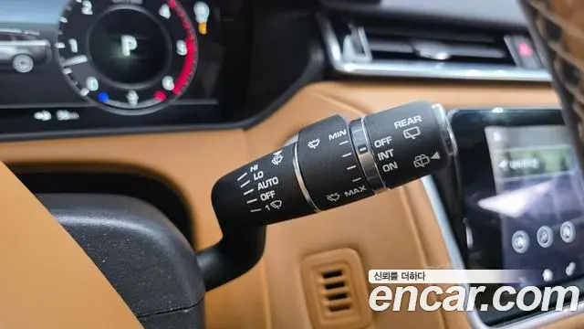 Land Rover Range Rover Velar 2018 — Photo 3/33