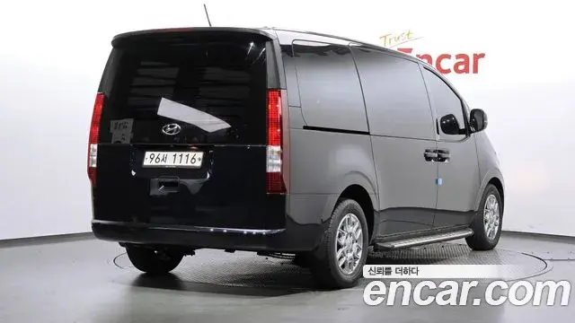 Hyundai Staria 2021 — Фото 2/20