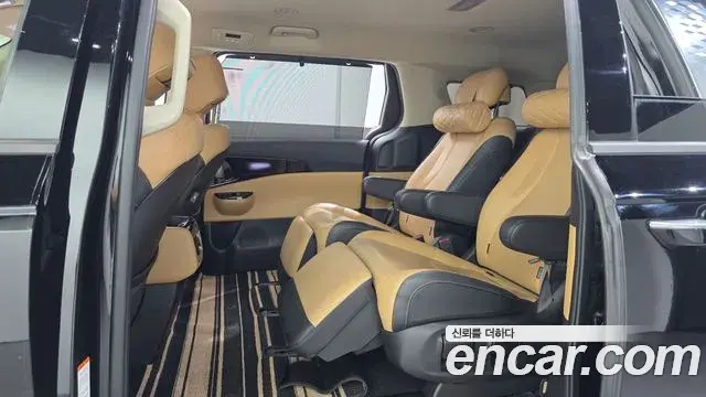 Kia Carnival 2021 — Фото 12/20