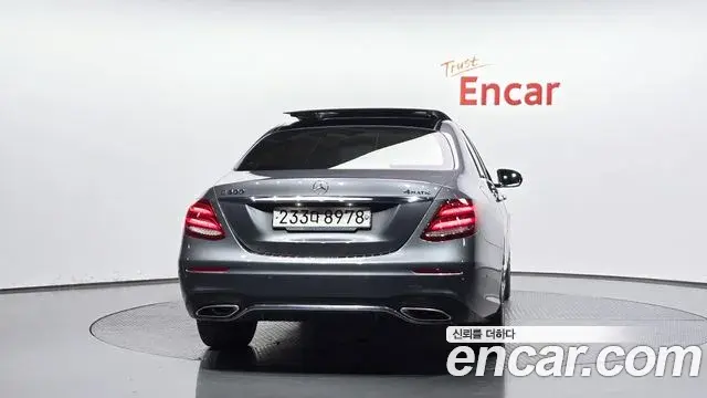 Mercedes-Benz E-Class 2020 — Фото 4/20