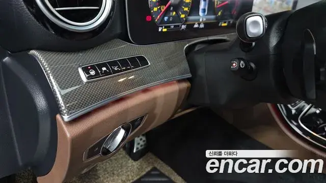 Mercedes-Benz E-Class 2020 — Фото 16/20