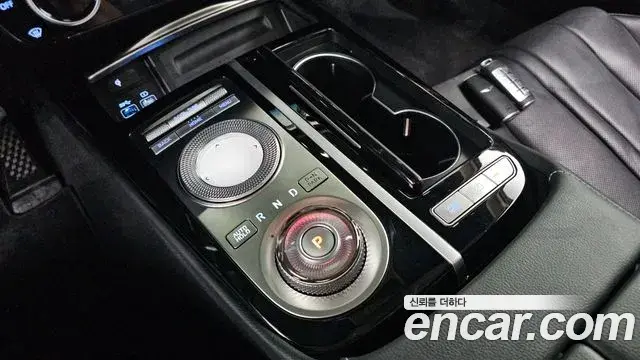 Genesis Electrified G80 2022 — Photo 9/20