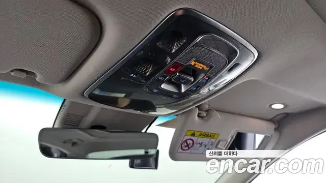 Genesis Electrified G80 2022 — Photo 16/20