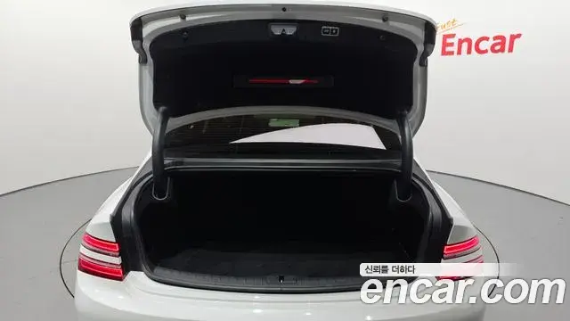 Genesis Electrified G80 2022 — Photo 20/20