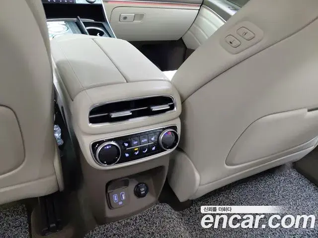 Genesis GV80 2022 — Şəkil 25/32