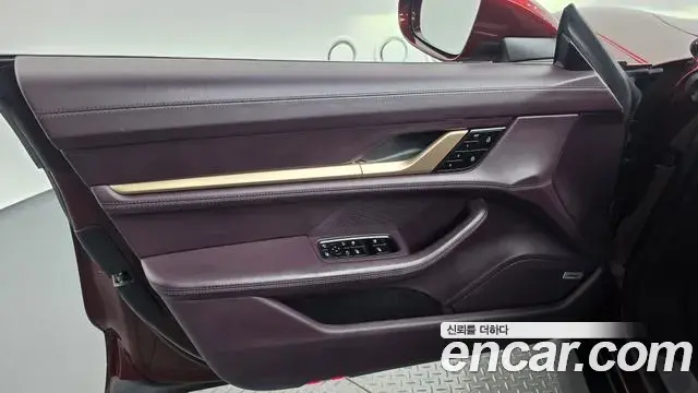 Porsche Taycan 2020 — Photo 8/36