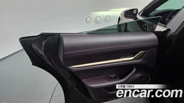 Porsche Taycan 2020 — Photo 16/36