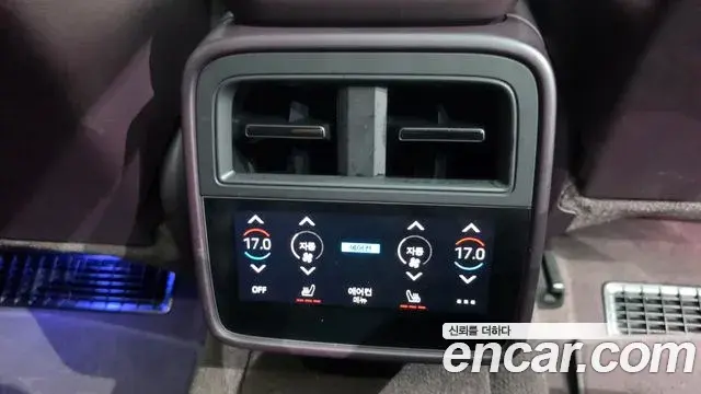 Porsche Taycan 2020 — Photo 14/36