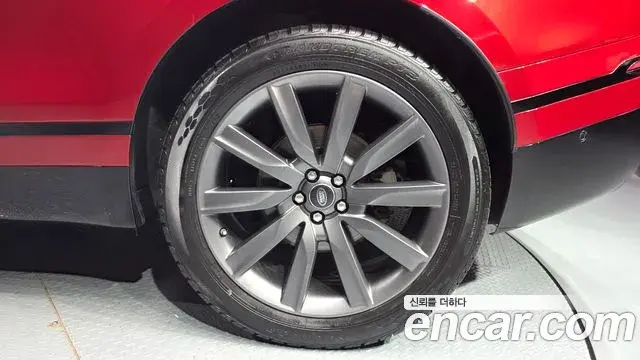 Land Rover Range Rover Velar 2018 — Şəkil 16/35
