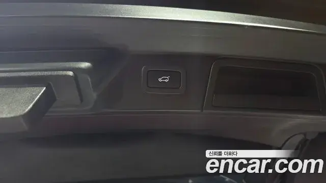 Land Rover Range Rover Velar 2018 — Şəkil 20/35
