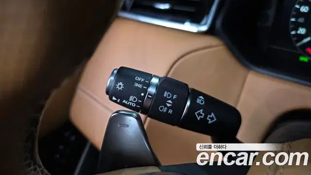 Land Rover Range Rover Velar 2018 — Şəkil 1/35