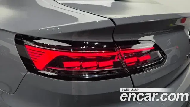 Volkswagen Arteon 2023 — ფოტო 28/31