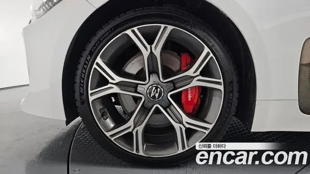 Kia Stinger 2020 — Фото 5/20