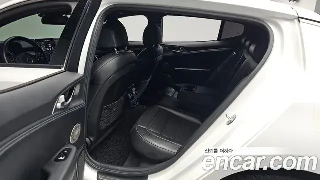 Kia Stinger 2020 — Фото 13/20