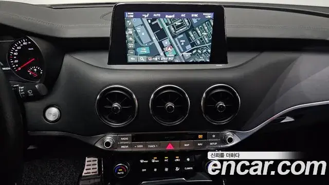 Kia Stinger 2020 — Фото 15/20